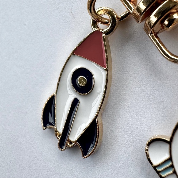 Astronaut Suit Keychain Golden Space Rocket Spacecraft NASA Sci-fi Keyfob Gift - Picture 6 of 7